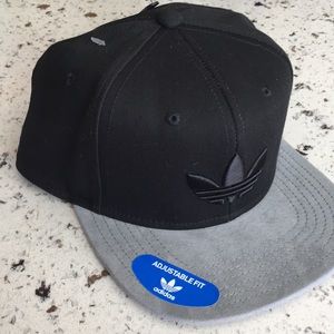 adidas trefoil snapback cap